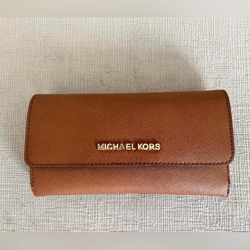 Like new Michael Kors wallet